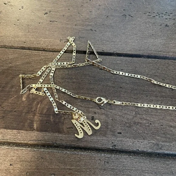 “M” pendant necklace - Picture 5 of 5